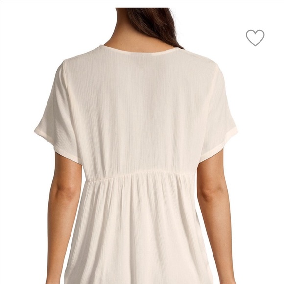 Bobeau - Embroidered Crinkle top - Picture 2 of 2